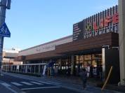 ライフ　蕨駅前店
