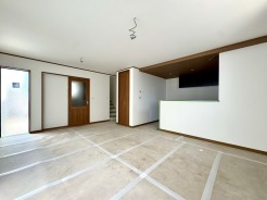 完成までもう少しです！ゆとりある間取りをぜひ現地でご体感ください。