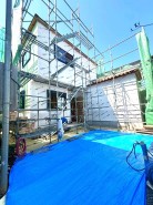 ～陽当り良好です♪～お庭の陽だまりスペースがあるので、陽当り良好です♪　この陽当たりの良さを現地にて体感してみてください♪