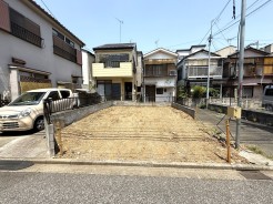 ～更地時写真です♪～３方向角地のような好立地です。南道路のため陽当りも良好です！