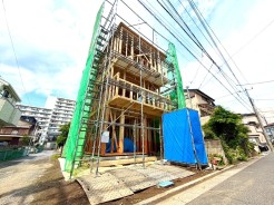 ～陽当り良好です♪～閑静な住宅街です。建てとちゅうの現地も、当社の施工例も、ご見学はお気軽にどうぞ♪