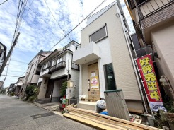 京浜東北線と埼京線の２路線利用可能で都心へアクセスしやすい立地です。