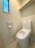 清掃性とデザイン性を兼ね備えたシャワー付きトイレです。