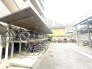 屋根付きで整然と管理された、日々の暮らしにゆとりをもたらす居住者専用のスペースです。