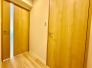 温もりある木目が空間全体にやさしい統一感をもたらす心地よい佇まい