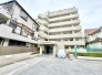 落ち着いた佇まいと洗練された外観が日々の暮らしに心地よいくつろぎをもたらします