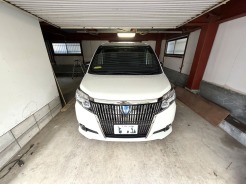 ~ガレージ~
ミニバンも駐車可能です!プライベートな空間で車やバイクのお手入れができます。シャッター付でセキュリティ面にも配慮しております。