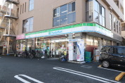 『ファミリーマート 戸田駅西口店』